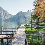 Post Am See, Traunsee トラウンキルヒェン
