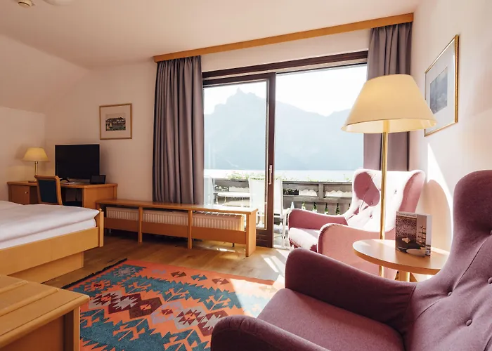 Post Am See, Traunsee Отель Траункирхен