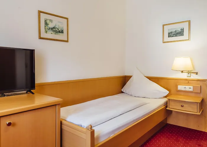 Post Am See, Traunsee 4* Траункирхен