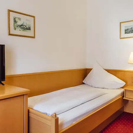 Post Am See, Traunsee 4* 特劳恩基兴